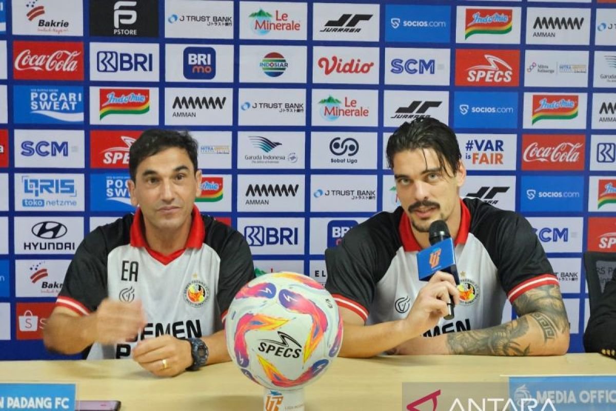 Pelatih Carlos Almeida Beri Motivasi Tanpa Tekanan kepada Pemain Semen Padang