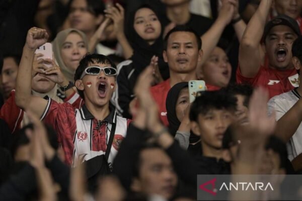 Tentu! Berikut adalah beberapa alternatif judul untuk “God Bless dan Judika Bakar Semangat Penggemar Indonesia”:
1. “Semangat Berkobar: God Bless dan Judika Mengguncang Indonesia”
2. “Harmoni Energi: God Bless dan Judika Mengobarkan Semangat Penggemar”
3. “Menyala Bersama: God Bless dan Judika Membakar Gairah Penggemar di Tanah Air”
4. “Kebangkitan Semangat: Kolaborasi Epic God Bless & Judika”
5. “Euforia Musik: God Bless dan Judika Memupuk Semangat Penggemar Indonesia”
Semoga membantu! Jika kamu membutuhkan variasi lebih lanjut, silakan beri tahu. Tentu! Berikut adalah beberapa alternatif judul untuk "God Bless dan Judika Bakar Semangat Penggemar Indonesia":
1. "Semangat Berkobar: God Bless dan Judika Mengguncang Indonesia"
2. "Harmoni Energi: God Bless dan Judika Mengobarkan Semangat Penggemar"
3. "Menyala Bersama: God Bless dan Judika Membakar Gairah Penggemar di Tanah Air"
4. "Kebangkitan Semangat: Kolaborasi Epic God Bless & Judika"
5. "Euforia Musik: God Bless dan Judika Memupuk Semangat Penggemar Indonesia"
Semoga membantu! Jika kamu membutuhkan variasi lebih lanjut, silakan beri tahu.